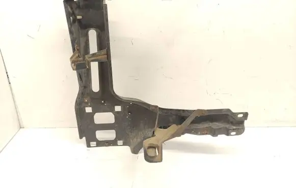 Headlight/headlamp mounting bracket