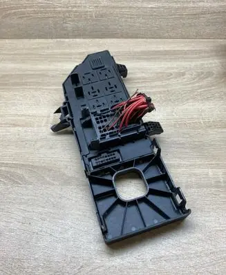 Opel Signum Fuse module 13223679