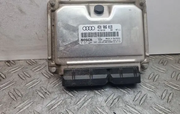 Audi A8 S8 D3 4E Engine control unit/module 4E0906018 0261208203 4E0910018