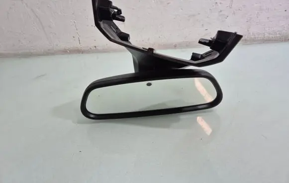Rear view mirror (interior)