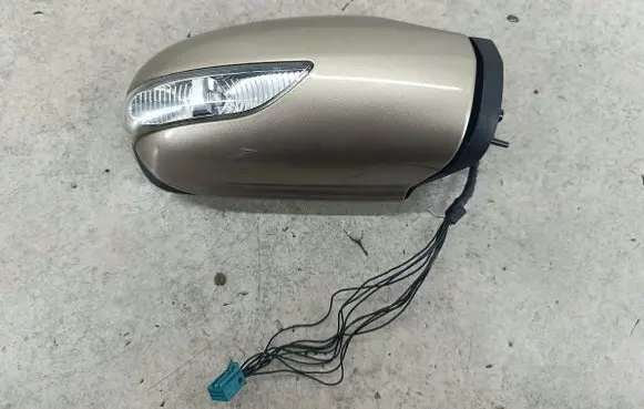 Mercedes-Benz A W169 Front door electric wing mirror A3140418