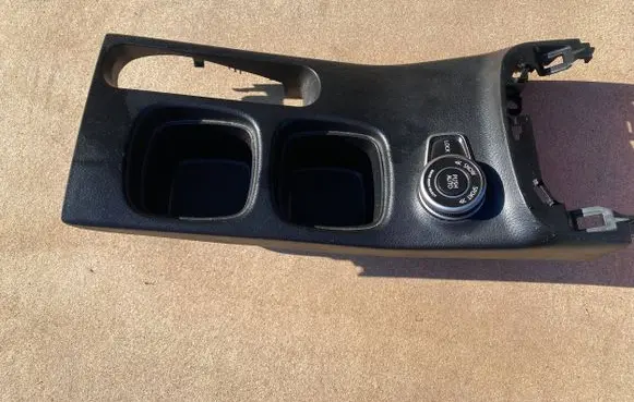 Suzuki SX4 S-Cross Other center console (tunnel) element 7586161M0 2464477