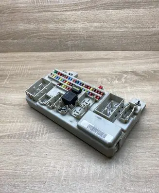 Ford C-MAX I Fuse module 3M5T14A073BE