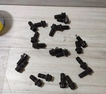 Mercedes-Benz A W177 Nuts/bolts 