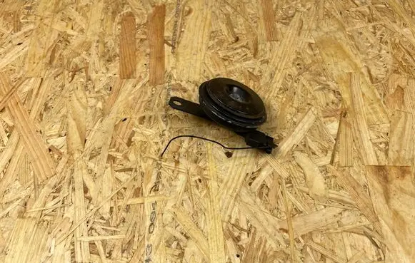 Toyota Yaris XP210 Horn signal 865200D050