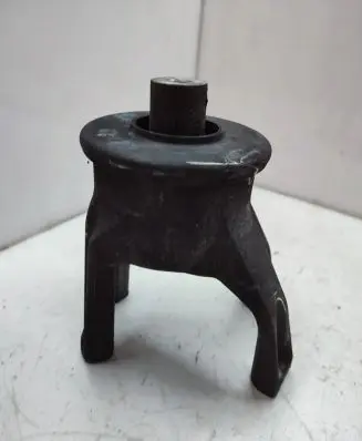 Volkswagen Multivan T5 Engine mount bracket