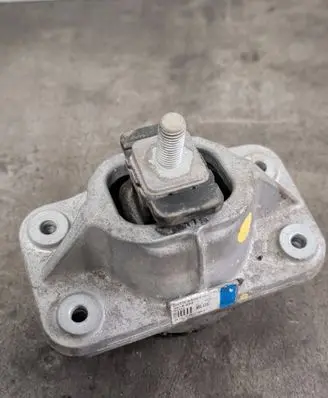 Land Rover Range Rover L405 Engine mount bracket EPLA6A003BC