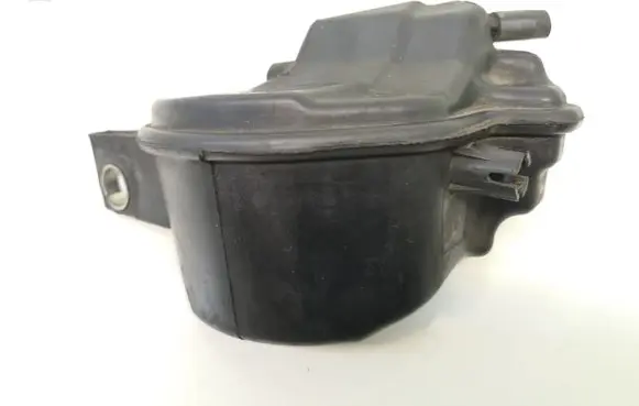 Vacuum air tank
