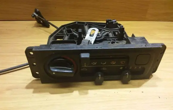 KIA Sportage Climate control unit 0L27B
