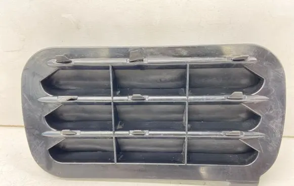 Mercedes-Benz E W124 Quarter panel pressure vent A1248370242