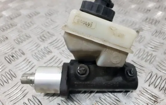 Volkswagen Polo III 6N 6N2 6NF Master brake cylinder 322611307