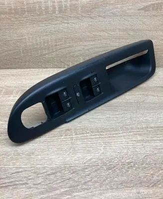 Volkswagen PASSAT B6 Electric window control switch 3C1867171
