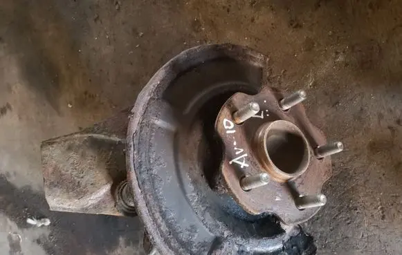 Toyota Avensis T270 Rear wheel hub