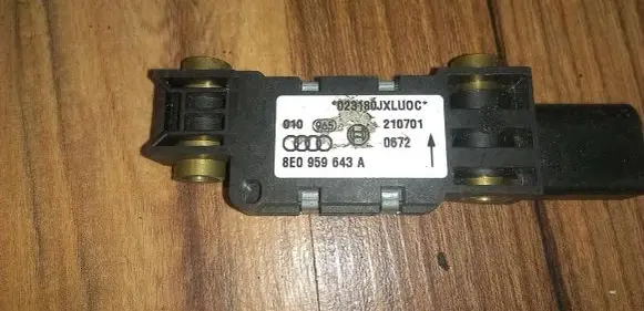 Audi A4 S4 B6 8E 8H Airbag deployment crash/impact sensor 8E0959643a