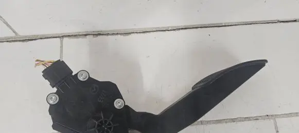 Mazda CX-7 Accelerator throttle pedal K42387390 EG21 1GL07E00110