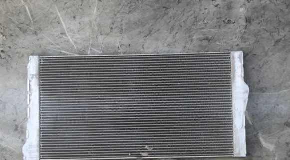 BMW 7 F01 F02 F03 F04 Coolant radiator 7562586