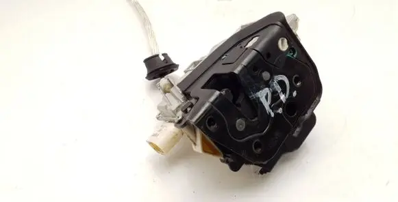 Audi A6 S6 C6 4F Front door lock 4F1837016 34605258 8E1837016AA