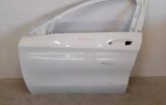 Mercedes-Benz GLA W156 Front door