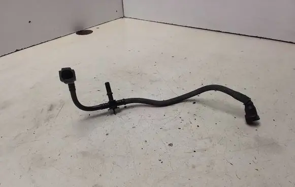 Engine coolant pipe/hose