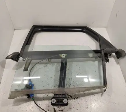 Rear door manual window regulator