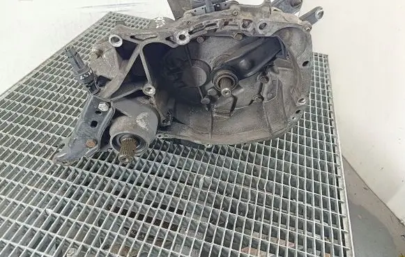 Renault Clio II Manual 5 speed gearbox JB1184