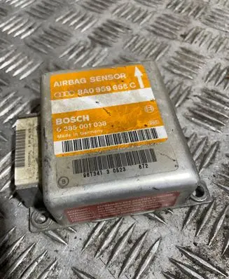 Audi A4 S4 B5 8D Airbag control unit/module 8A0959655C 96T34130523 0285001038