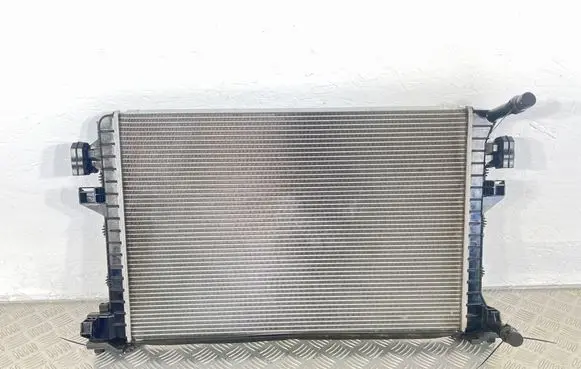 Volkswagen Golf VIII Coolant radiator 5Q0121251HS 5Q0121251H