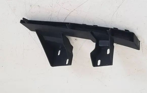 Audi Q7 4L Front bumper mounting bracket 4L0807333
