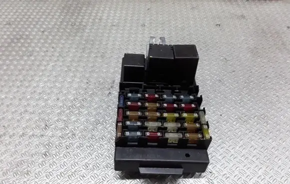 Alfa Romeo 166 Fuse module