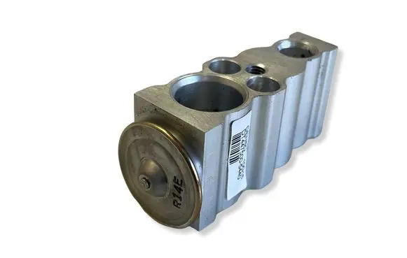 Toyota C-HR II Air conditioning (A/C) expansion valve DT4475005440