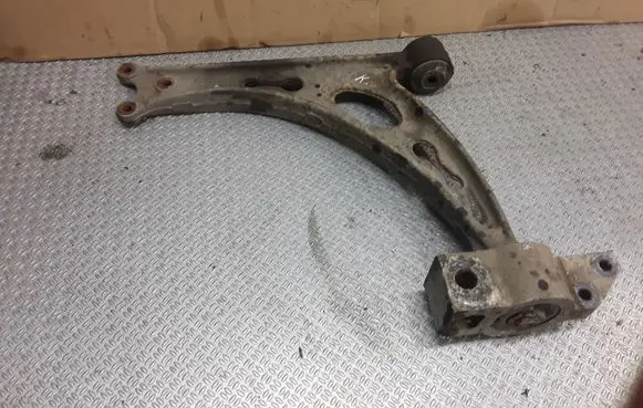 Seat Leon (1P) Front lower control arm/wishbone