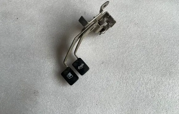 Suzuki Alto Fuel cap release pull handle 