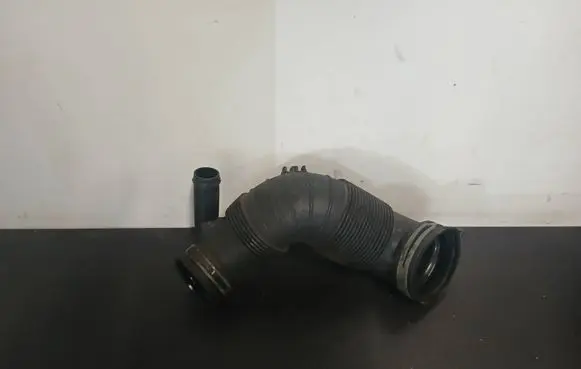 Volkswagen PASSAT B6 Air intake hose/pipe 3C0129654P