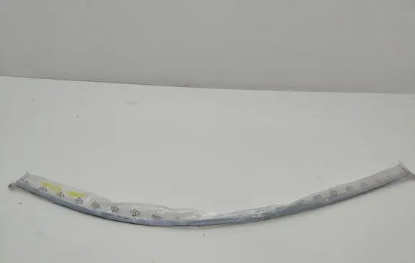Volvo XC60 Front door glass trim molding 32237244