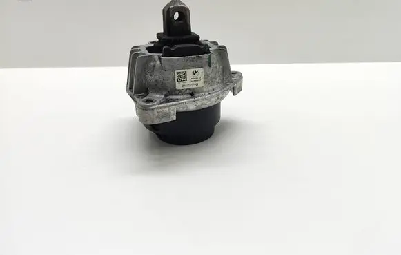 BMW 5 F10 F11 Engine mount bracket 6777371 677737104 22116777371