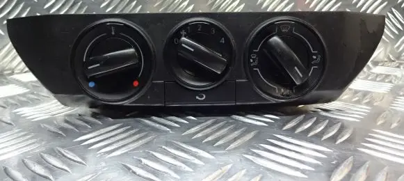 Volkswagen Polo IV 9N3 Interior fan control switch 6Q0819045Q