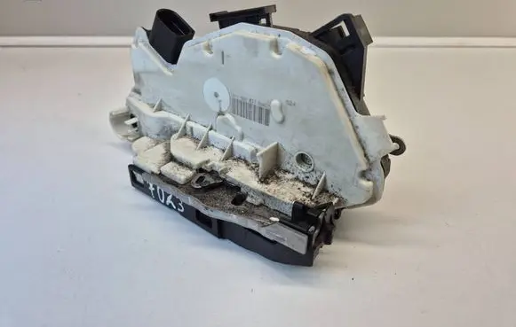 Volkswagen PASSAT CC Front door lock 5N2837016c