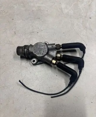 Volkswagen PASSAT B5.5 Engine coolant pipe/hose 038121145