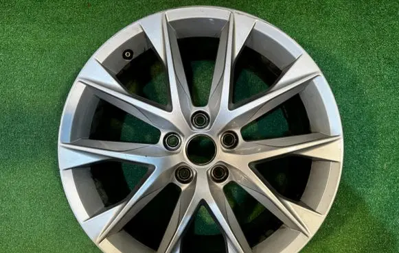 Seat Leon (5F) R18 alloy rim 