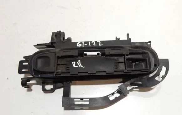 Rear door exterior handle/bracket