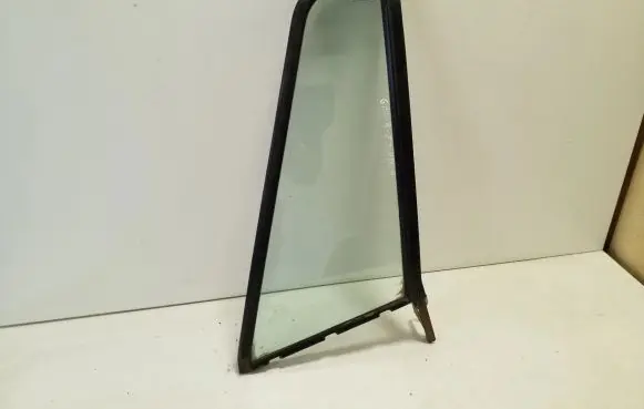 Opel Frontera A Rear vent window glass 
