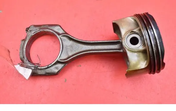 BMW 7 F01 F02 F03 F04 Piston 7843237