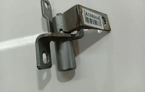 Ford S-MAX Rear door lower hinge