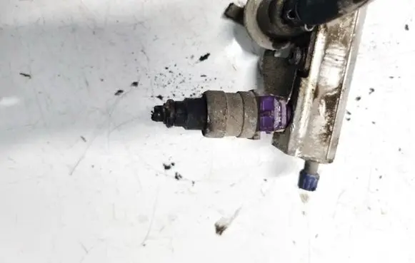 Volvo S40, V40 Fuel injector 9125118