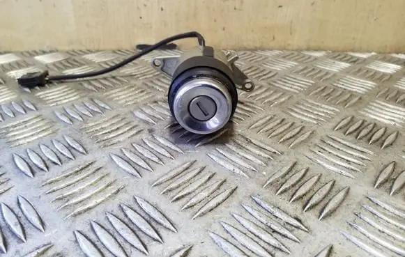 Audi 100 S4 C4 Tailgate exterior lock 
