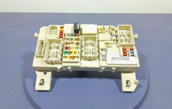 Ford C-MAX I Fuse box set 7M5T14A073CD