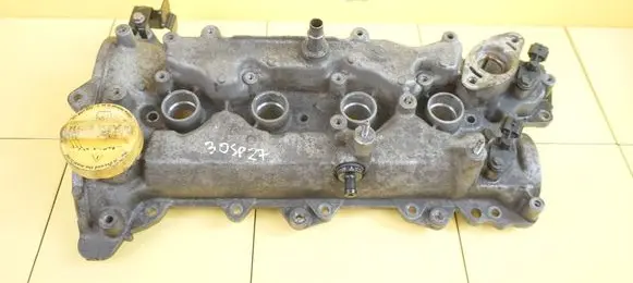 Nissan Juke I F15 Rocker cam cover 118326369R 30SP27