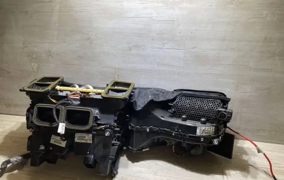 Mercedes-Benz C W204 Interior heater climate box assembly A2048302660
