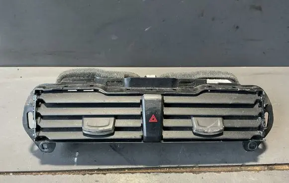 Ford Mondeo MK V Dash center air vent grill DS7319K617AUW