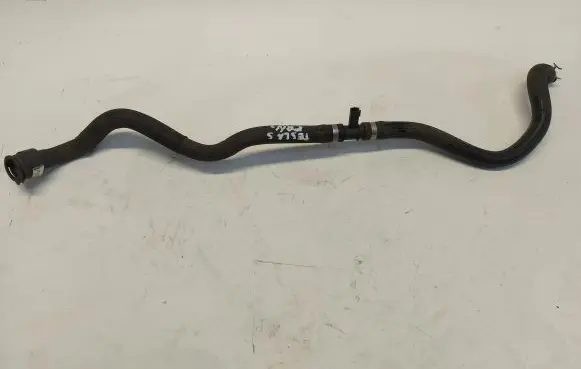 Tesla Model S Engine coolant pipe/hose 1065884-00-c